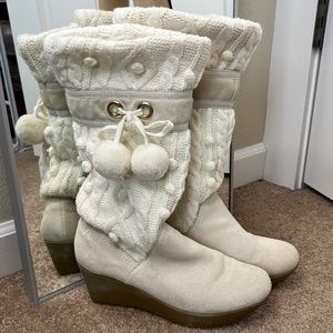Report Flurry White and Cream Suede and Knit Bobble Wedge Snow Boots Size 8.5